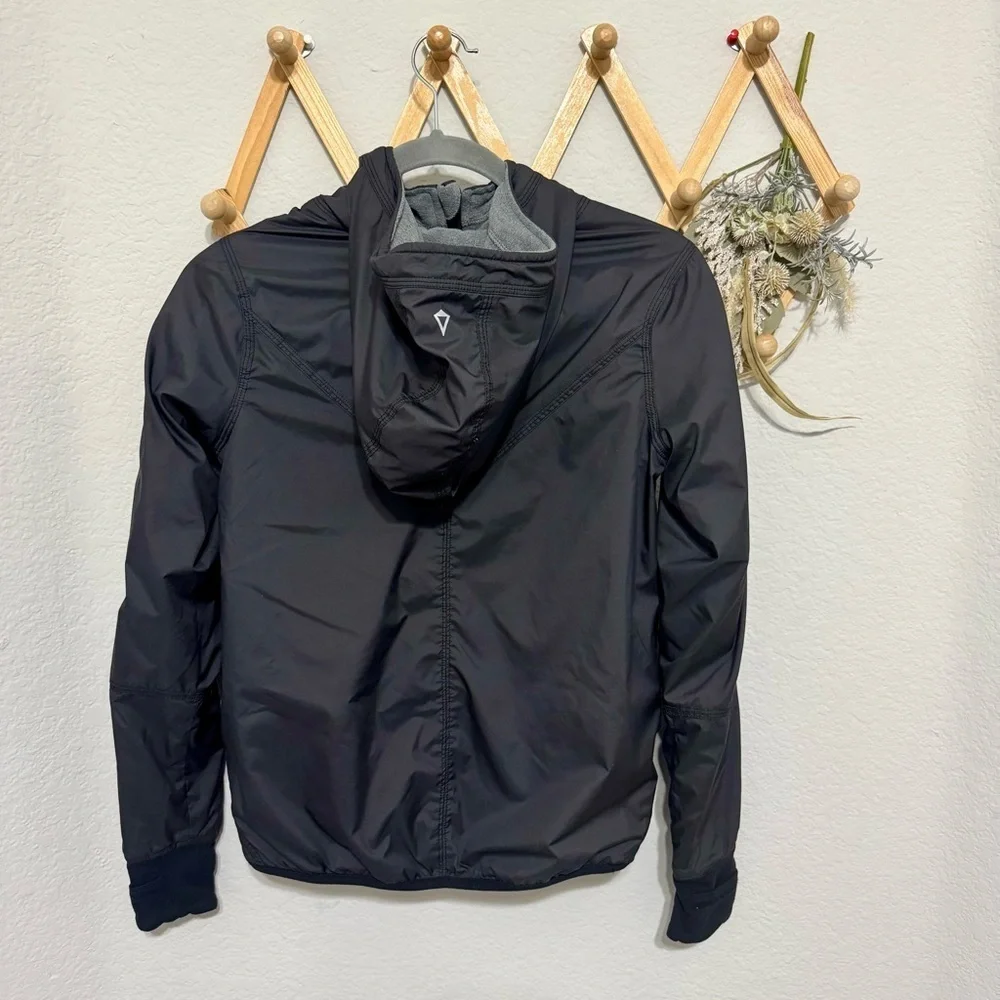 Ivivva By Lululemon Girls Reversible Jacket Black and Gray Size 12